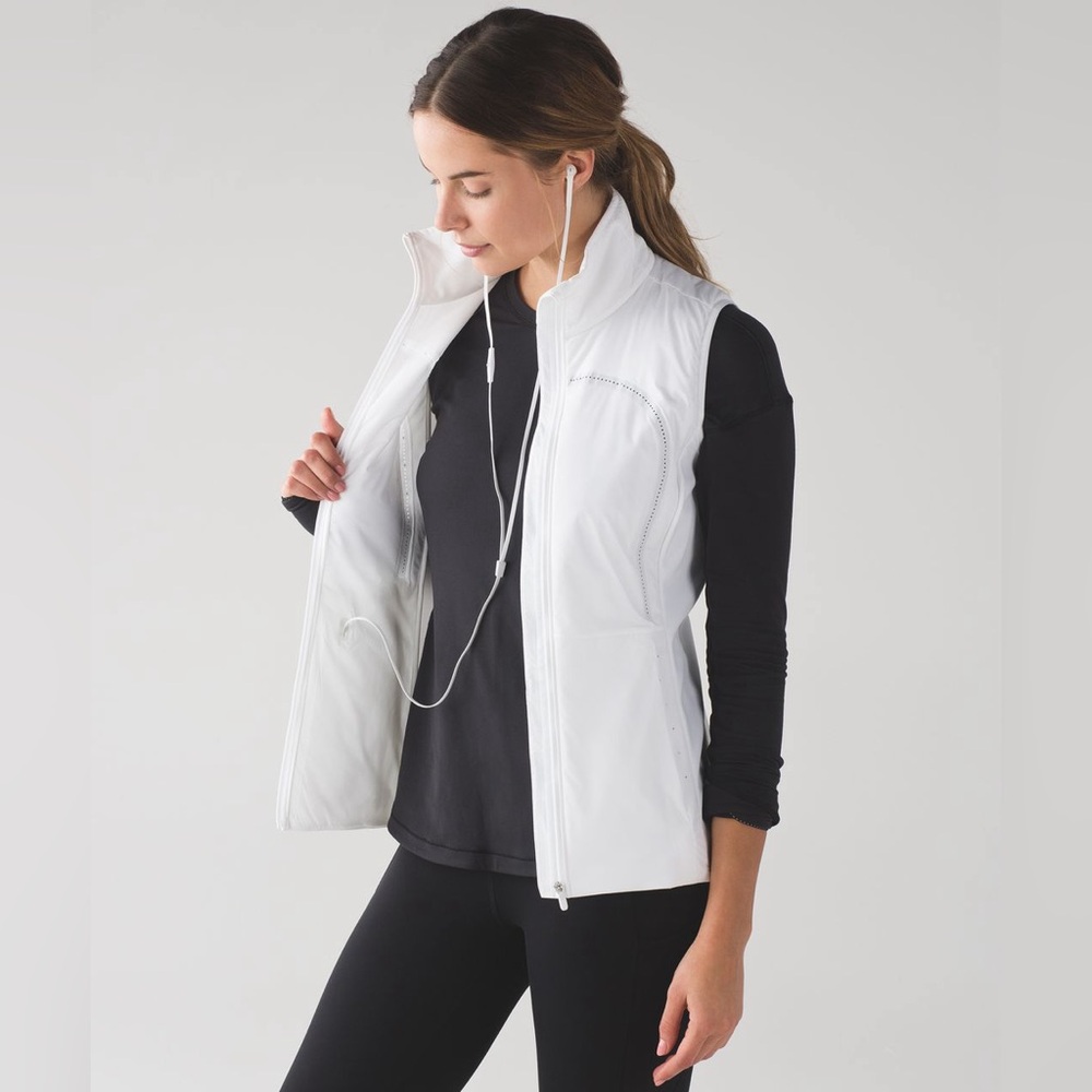 Rare Color LULU LEMON Run For Cold Vest - Cream